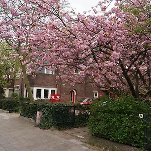 https://xavieras-bed-and-breakfast.amsterdamhotelsnl.com